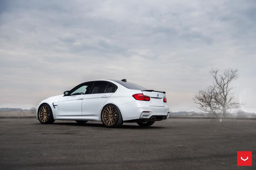  BMW M3 Sedan on Vossen Wheels (VFS2) 2017 года  (фото 2 из 10)